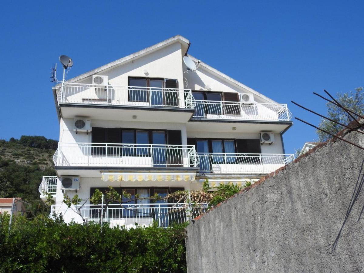 Madam Svetlana Bed & Breakfast Tivat Luaran gambar