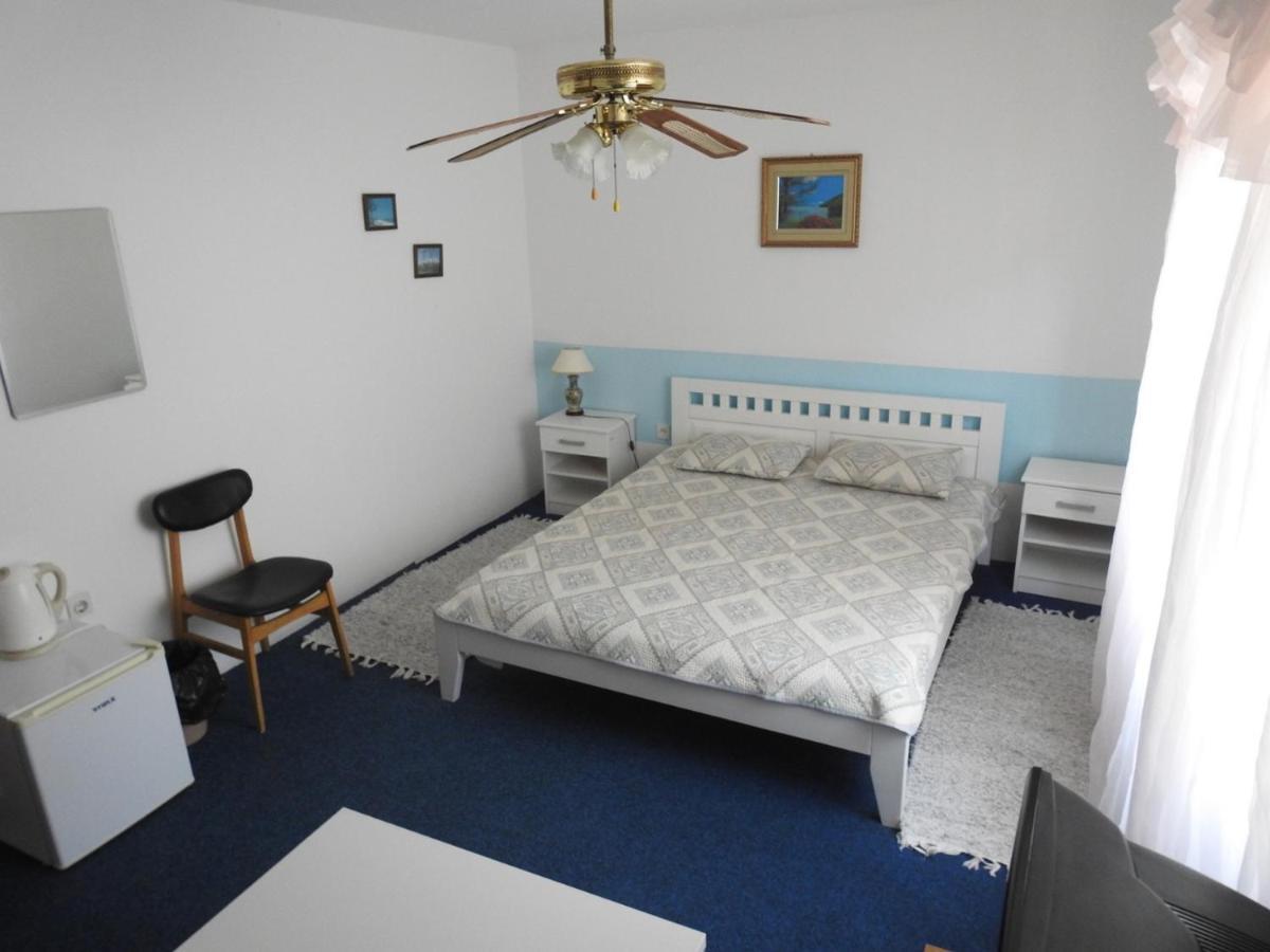 Madam Svetlana Bed & Breakfast Tivat Luaran gambar