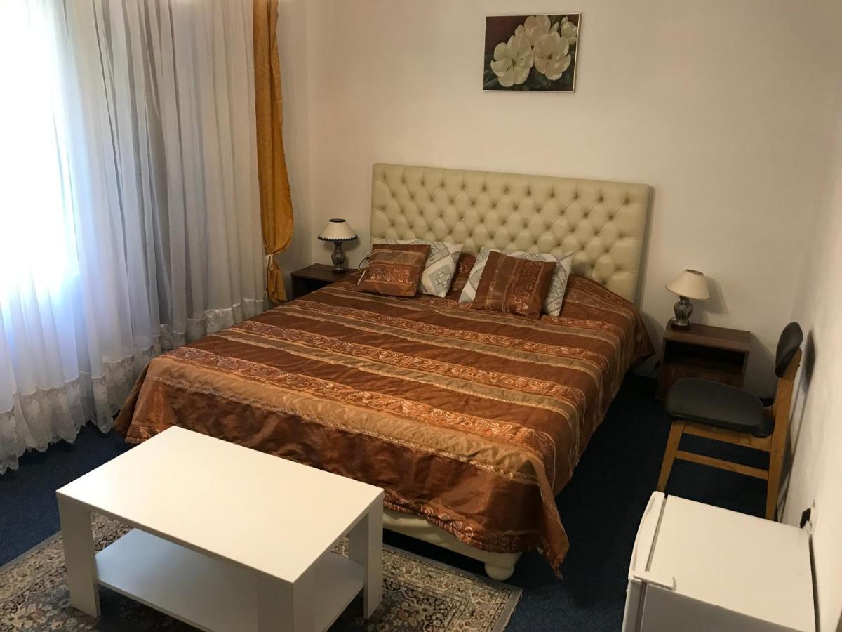 Madam Svetlana Bed & Breakfast Tivat Luaran gambar