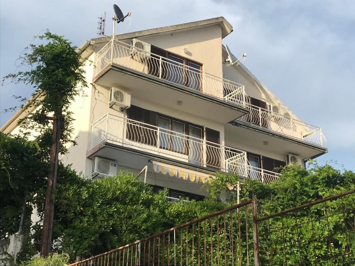Madam Svetlana Bed & Breakfast Tivat Luaran gambar